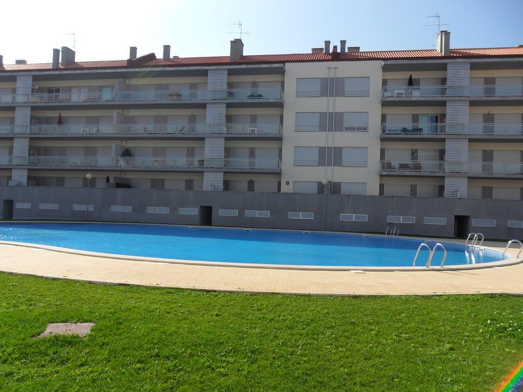 Alojamentos Campo & Mar-T2 Com Piscina Sao Martinho do Porto Exterior photo